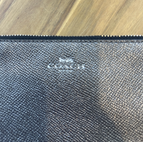 Coach Metallic Silver Clutch Sleek Design Wristlet Vintage Y2k - Picture 3 of 3